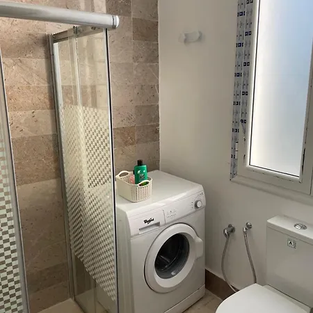 Chez Zakk סרה